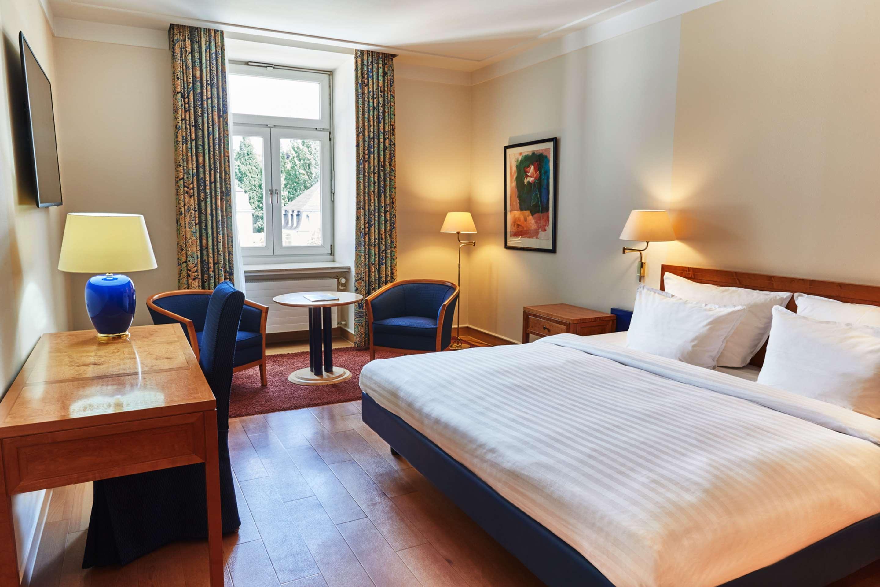 Steigenberger Hotel & Spa Bad Pyrmont Bagian luar foto A room at the hotel