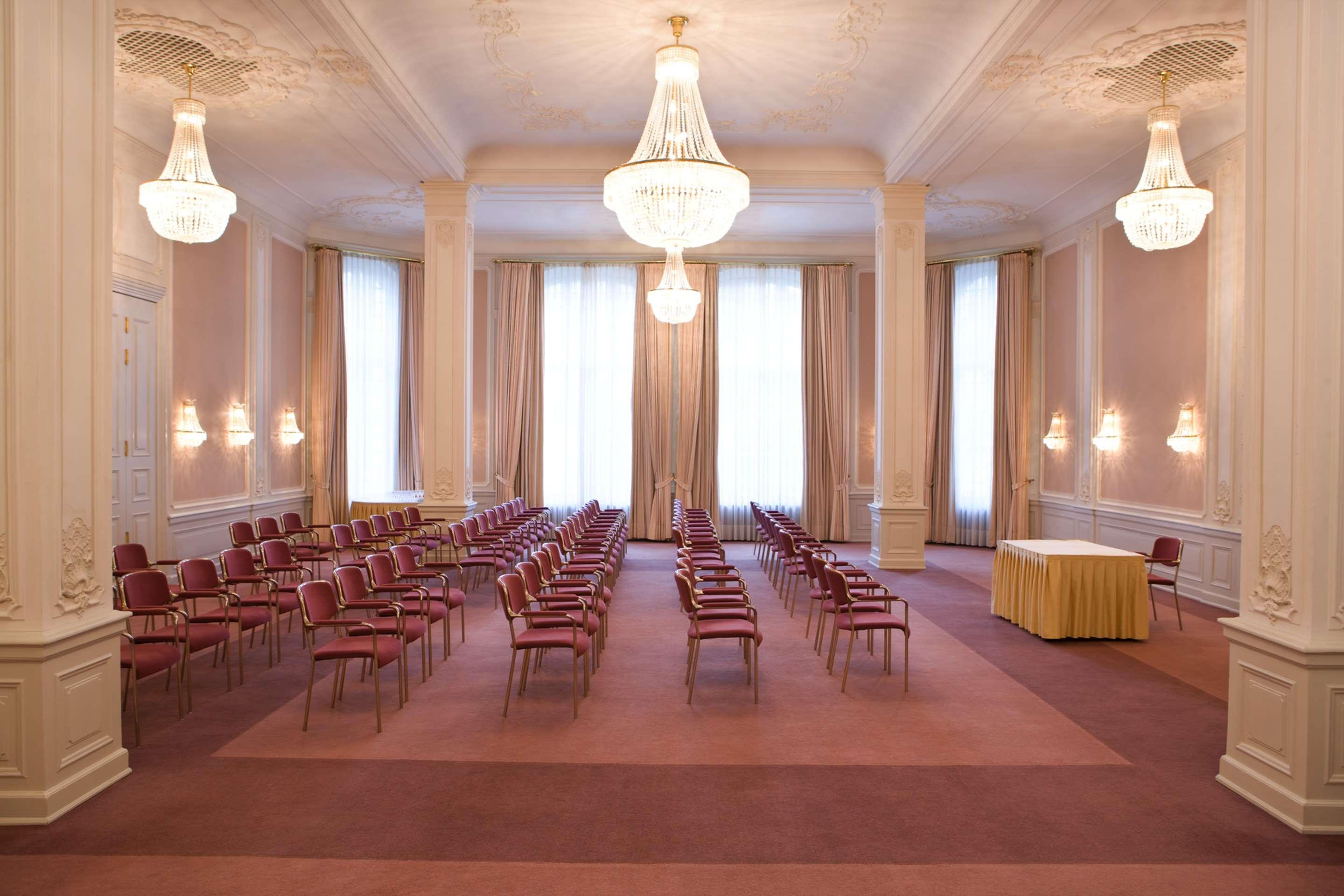 Steigenberger Hotel & Spa Bad Pyrmont Bagian luar foto The main conference room