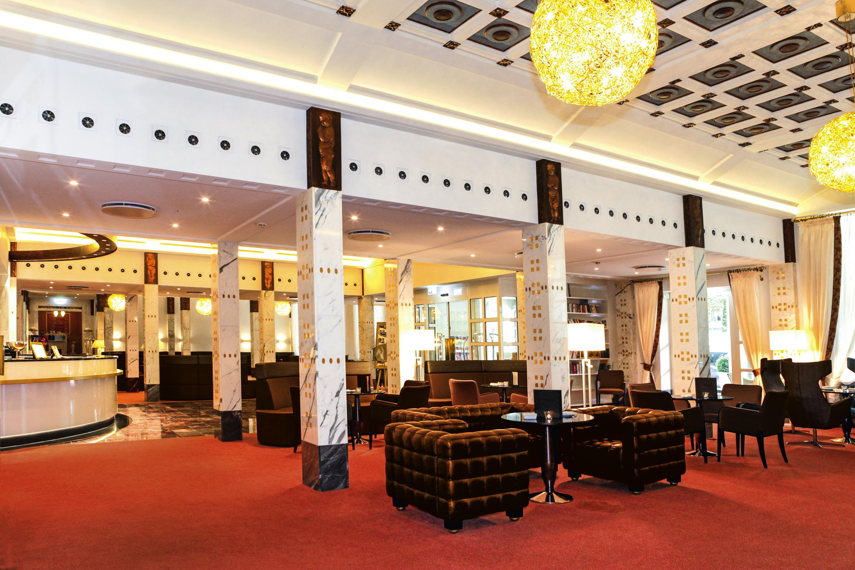 Steigenberger Hotel & Spa Bad Pyrmont Bagian luar foto The interior of the hotel