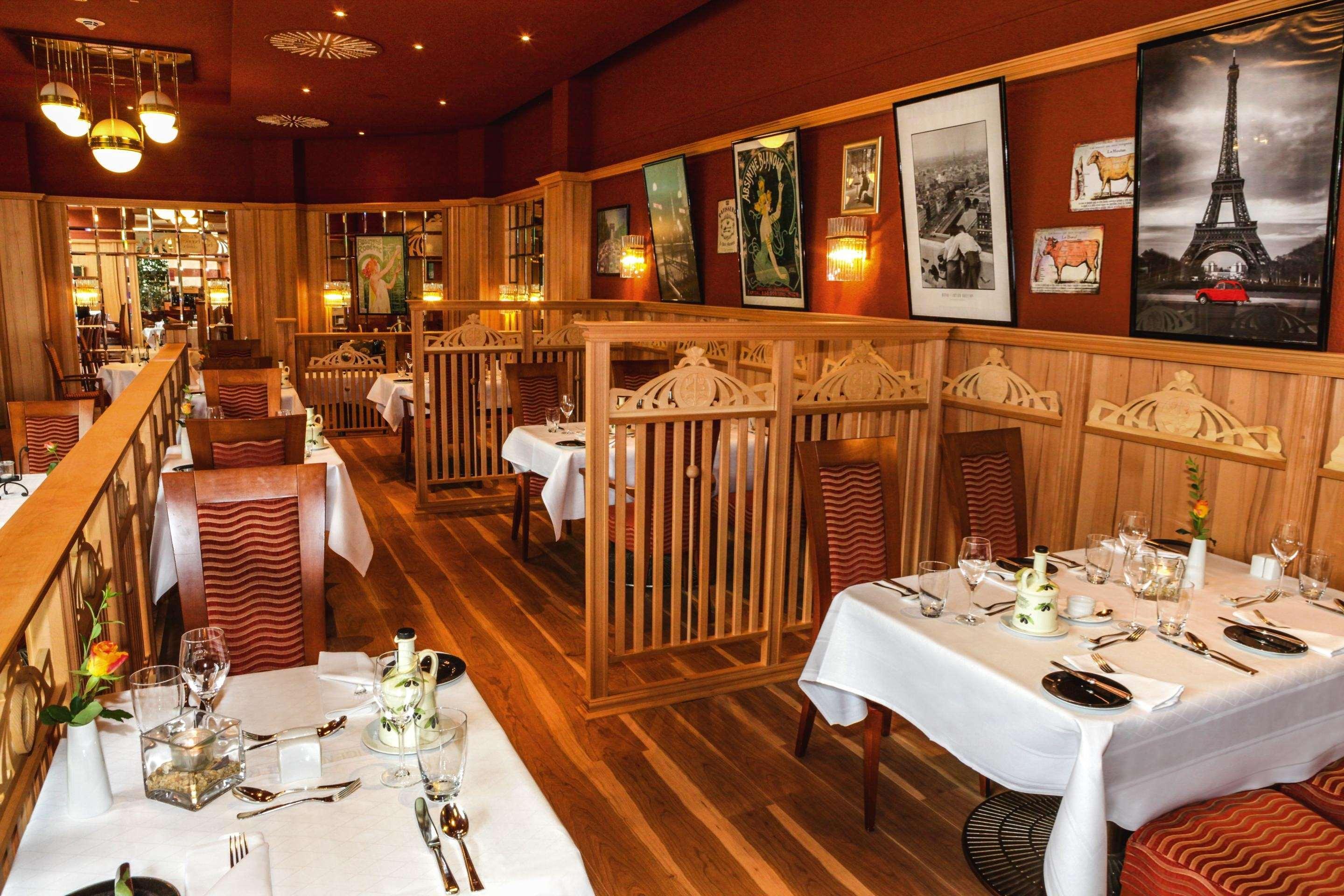 Steigenberger Hotel & Spa Bad Pyrmont Bagian luar foto Interior of the restaurant