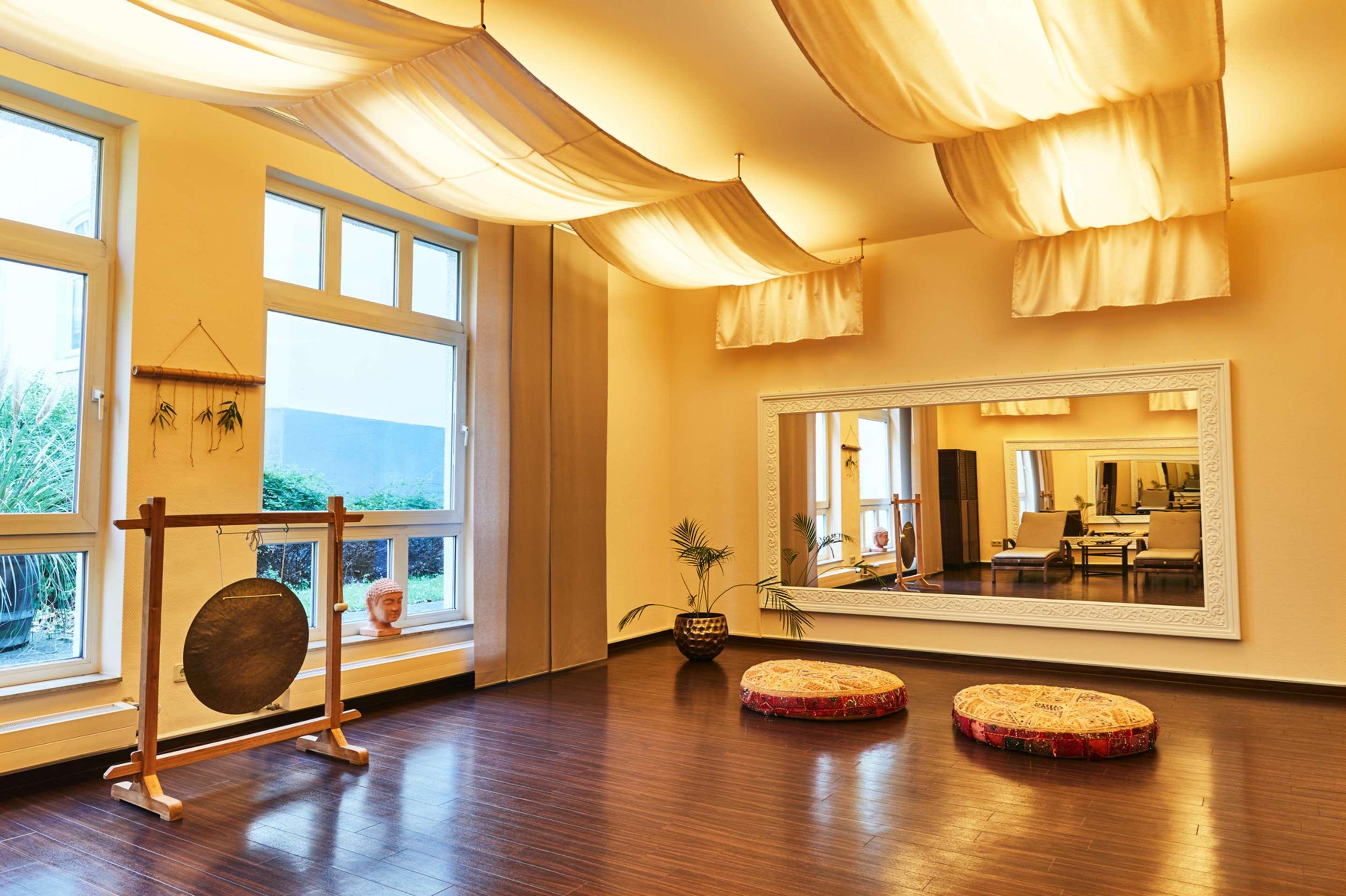 Steigenberger Hotel & Spa Bad Pyrmont Bagian luar foto A meditation room at the Dhaganga Hermitage