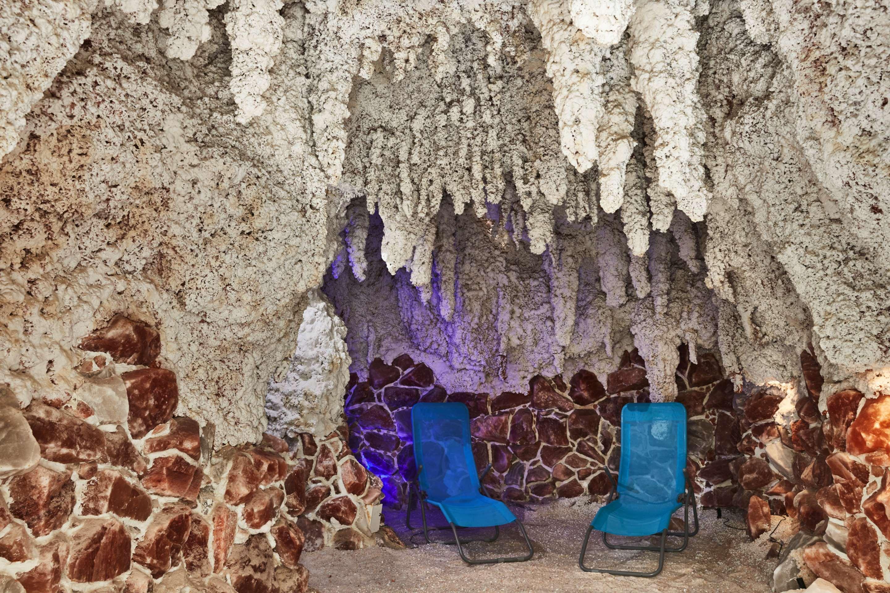 Steigenberger Hotel & Spa Bad Pyrmont Bagian luar foto The Crystal Cave