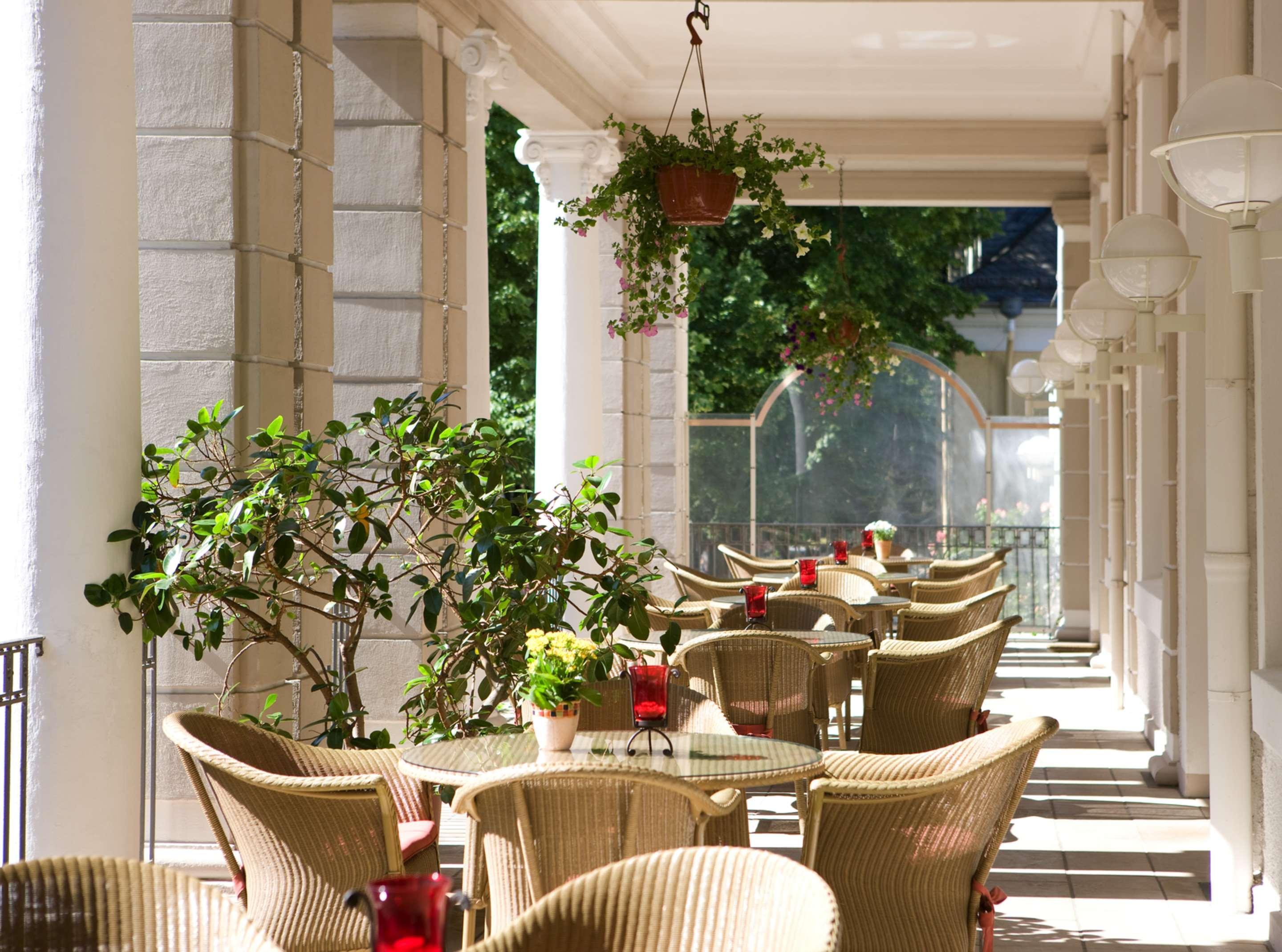 Steigenberger Hotel & Spa Bad Pyrmont Bagian luar foto The hotel's restaurant