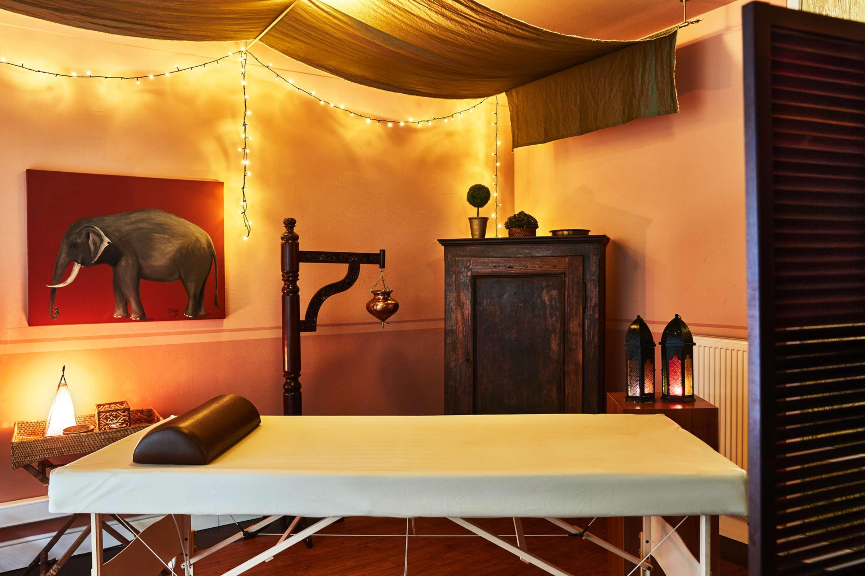 Steigenberger Hotel & Spa Bad Pyrmont Bagian luar foto Massage table